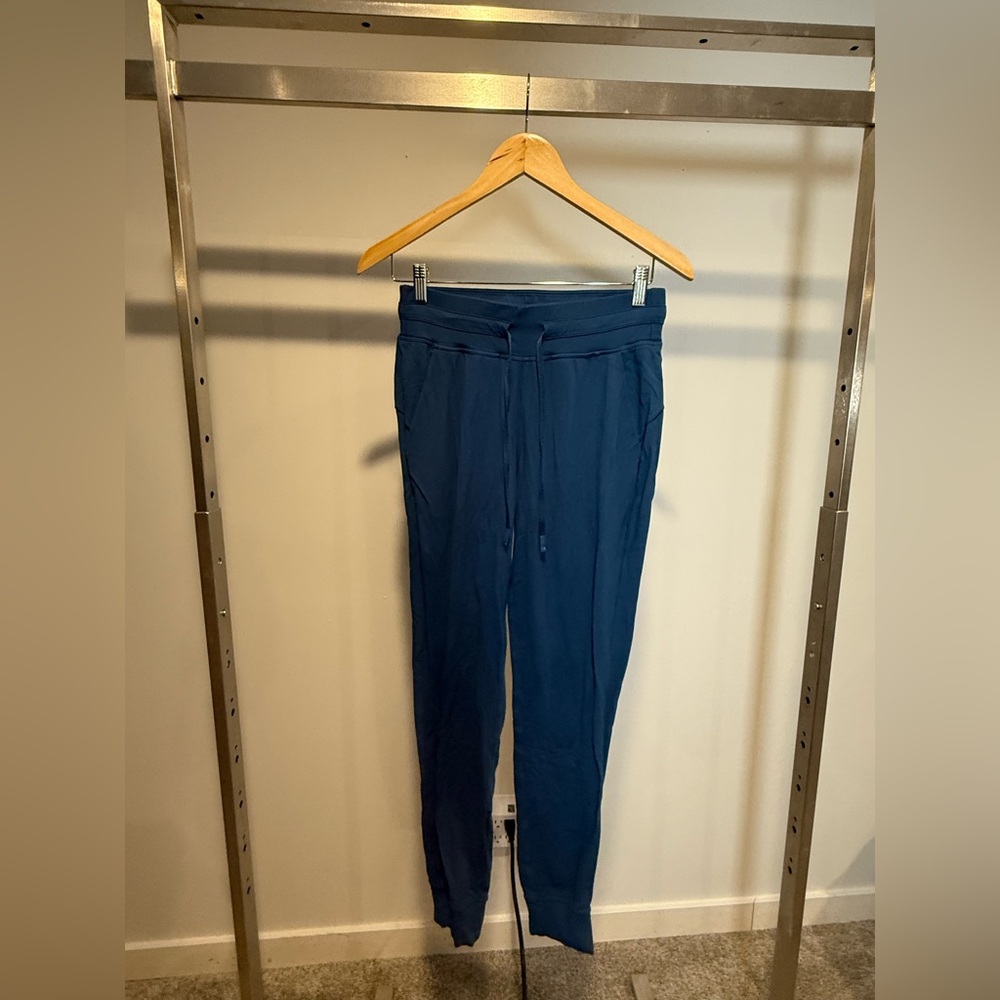 Lululemon Joggers 💙